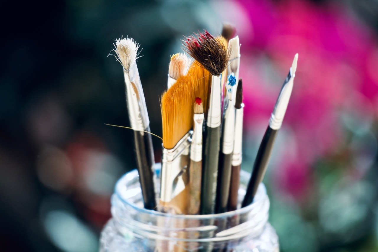 Paintbrushes of different sizes: Image by Luisella Planeta Leoni from Pixabay 