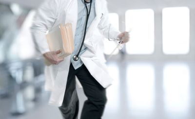 Dr rushing to emergency: From www.istockphoto.com