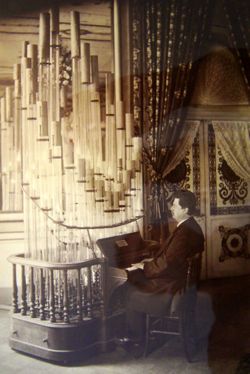 Wendelin Weissheimer playing a Pyrophone