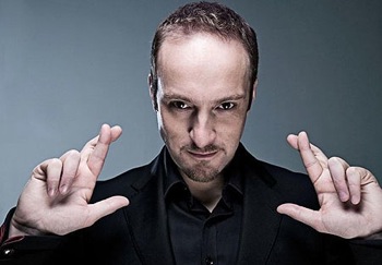 Derren Brown with fingers crossed