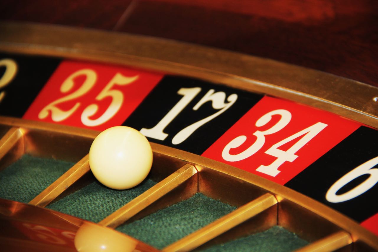 part of roulette wheel : Image from pixabay.com REF 839037